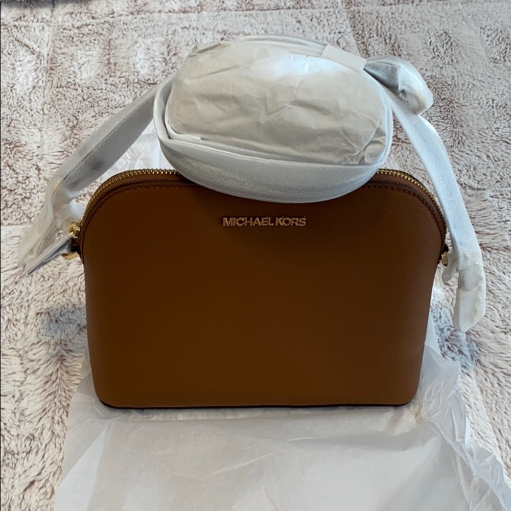 🎀NEW🎀 Michael Kors Large Cindy Dome Crossbody